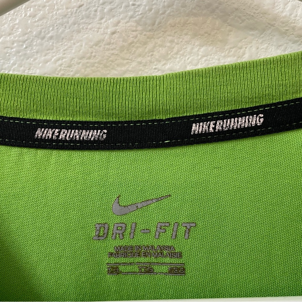 Nike dri fit running shirt green 2xl - Picture 3 of 4